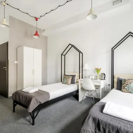 بيت شباب Mish Mash Nowogrodzka *