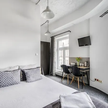 Mish Mash Nowogrodzka بيت شباب *